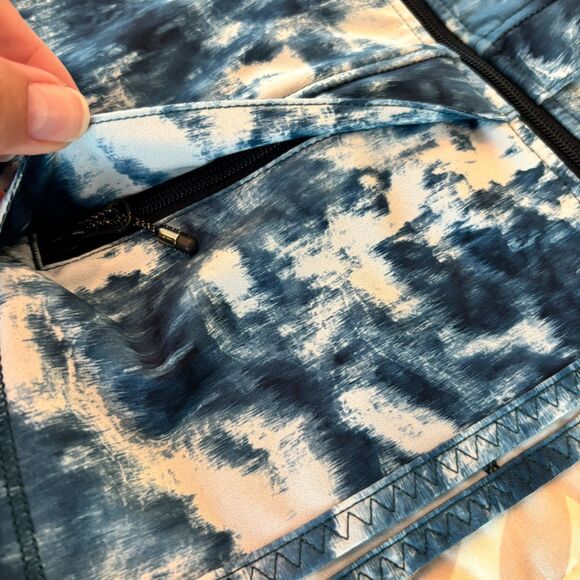 lululemon | Light Speed Vest | Sea Side Silver Fox Alberta Lake | Size 4 - Picture 5 of 11